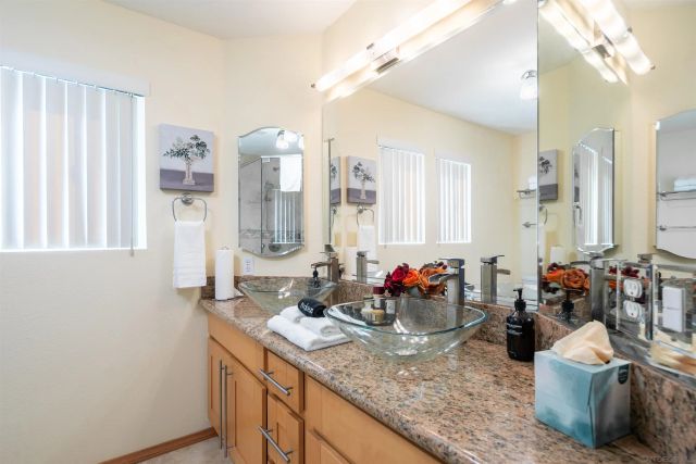 1819 Ithaca Dr, Vista, CA 92081