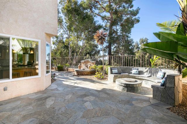 1819 Ithaca Dr, Vista, CA 92081