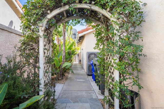 1819 Ithaca Dr, Vista, CA 92081