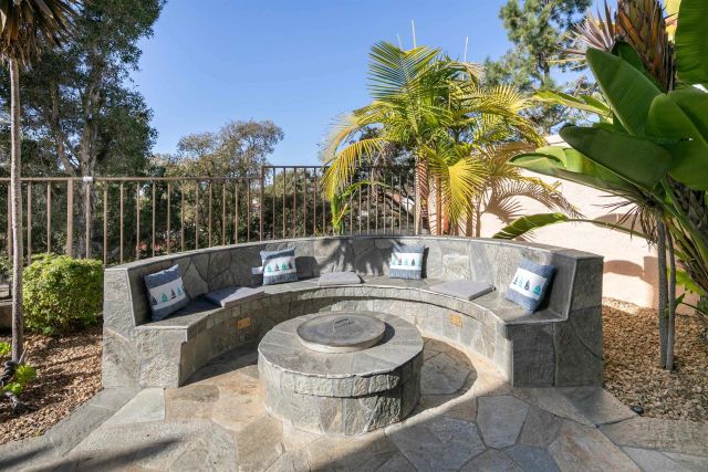 1819 Ithaca Dr, Vista, CA 92081