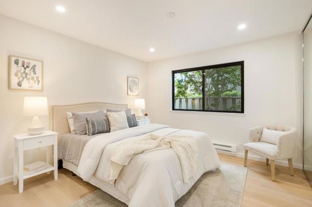 1070 Mercedes Avenue 12, Los Altos, CA 94022