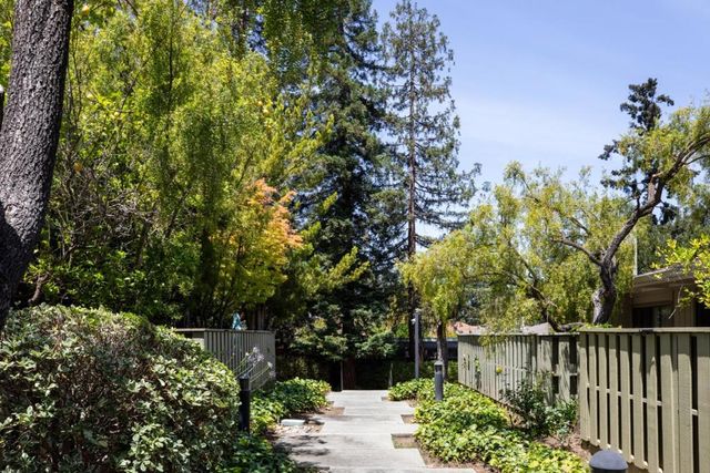1070 Mercedes Avenue 12, Los Altos, CA 94022