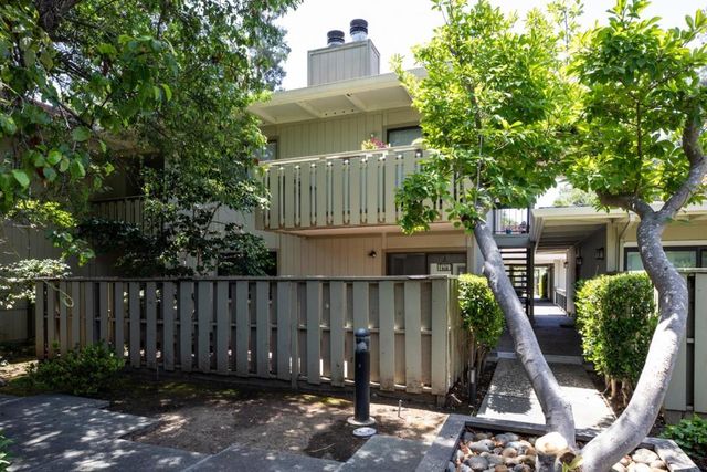 1070 Mercedes Avenue 12, Los Altos, CA 94022