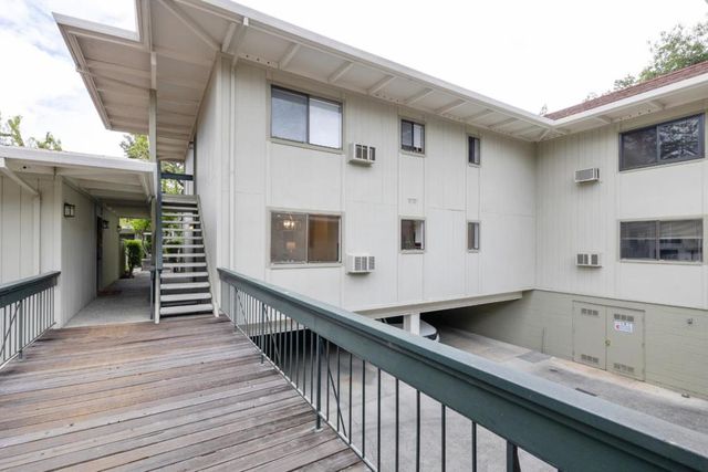 1070 Mercedes Avenue 12, Los Altos, CA 94022