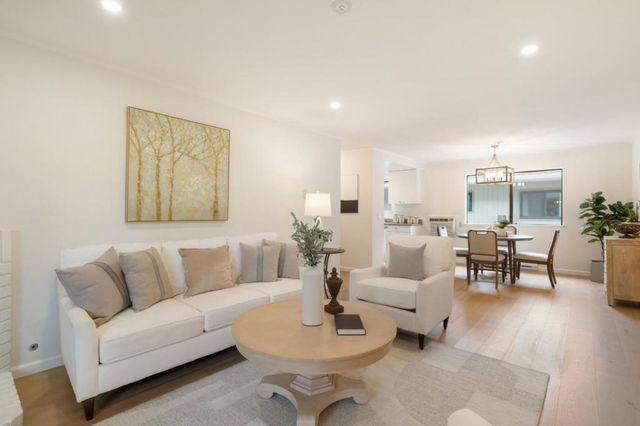 1070 Mercedes Avenue 12, Los Altos, CA 94022