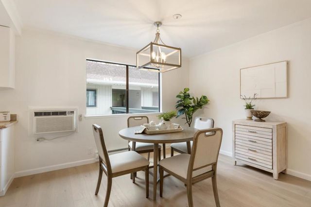 1070 Mercedes Avenue 12, Los Altos, CA 94022