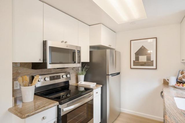 1070 Mercedes Avenue 12, Los Altos, CA 94022
