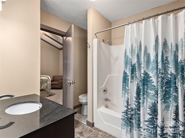 31 Poplar Lane, Maggie Valley, NC 28751