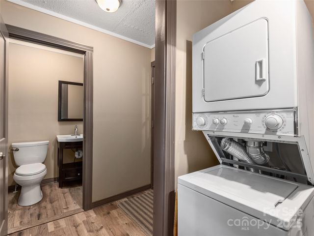 31 Poplar Lane, Maggie Valley, NC 28751