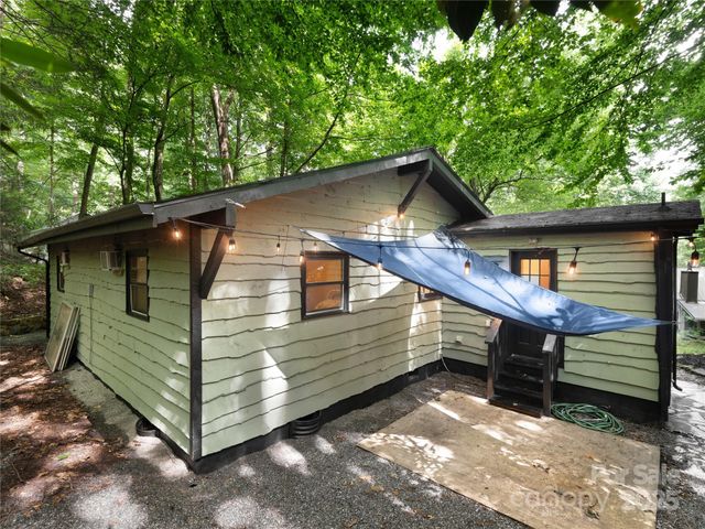 31 Poplar Lane, Maggie Valley, NC 28751