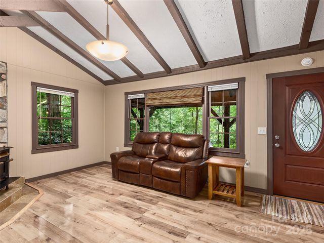 31 Poplar Lane, Maggie Valley, NC 28751