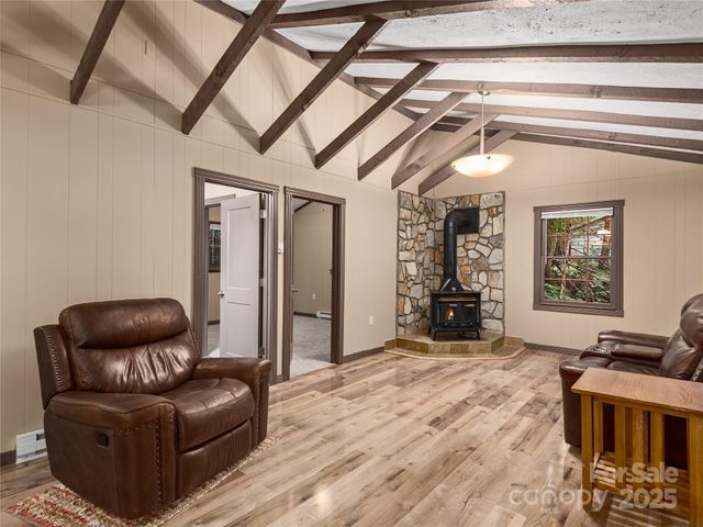31 Poplar Lane, Maggie Valley, NC 28751