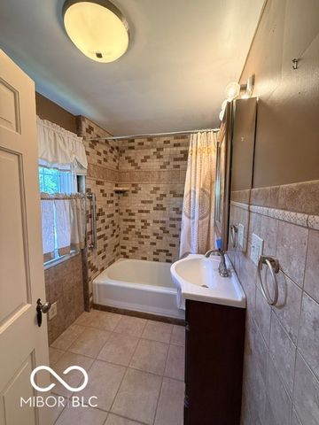 824 W 5th Street, Seymour, IN 47274