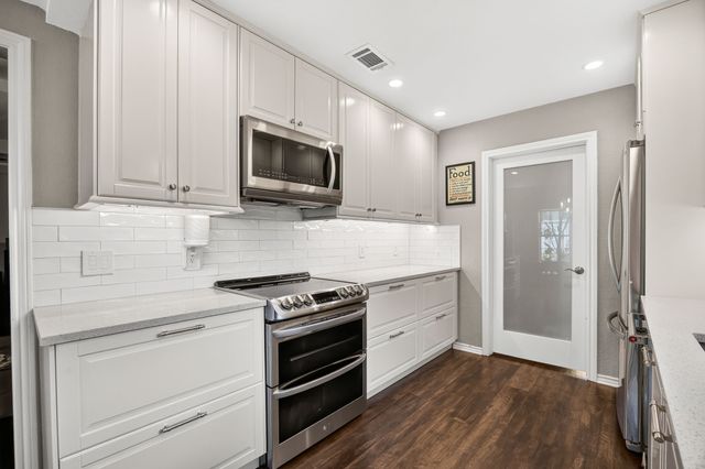 3040 Panhandle Drive, Grapevine, TX 76051