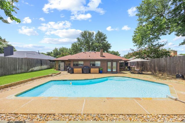 3040 Panhandle Drive, Grapevine, TX 76051