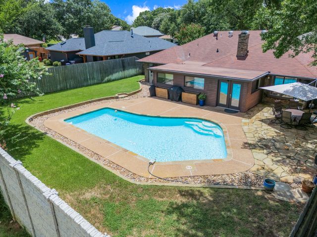 3040 Panhandle Drive, Grapevine, TX 76051