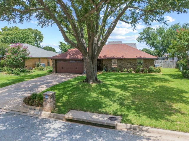3040 Panhandle Drive, Grapevine, TX 76051