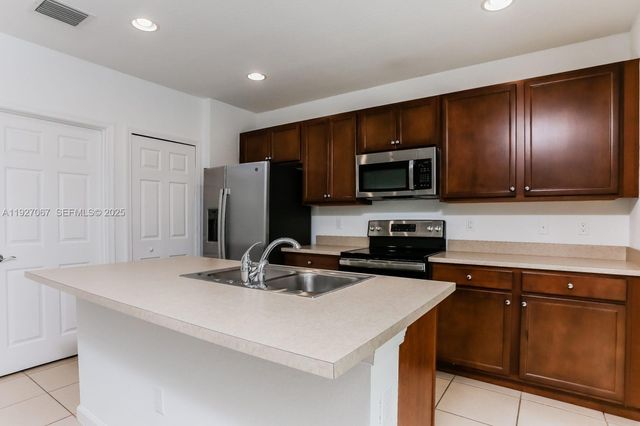 2871 NW Treviso Cir 2871, Port St. Lucie, FL 34986