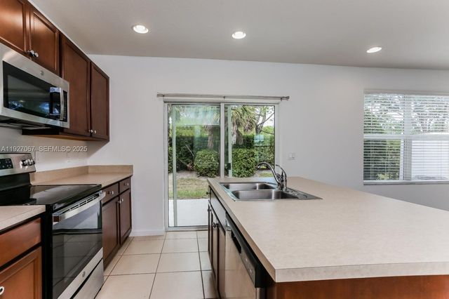 2871 NW Treviso Cir 2871, Port St. Lucie, FL 34986