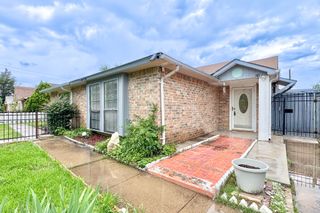 638 Stonehenge Drive, Grand Prairie, TX 75052