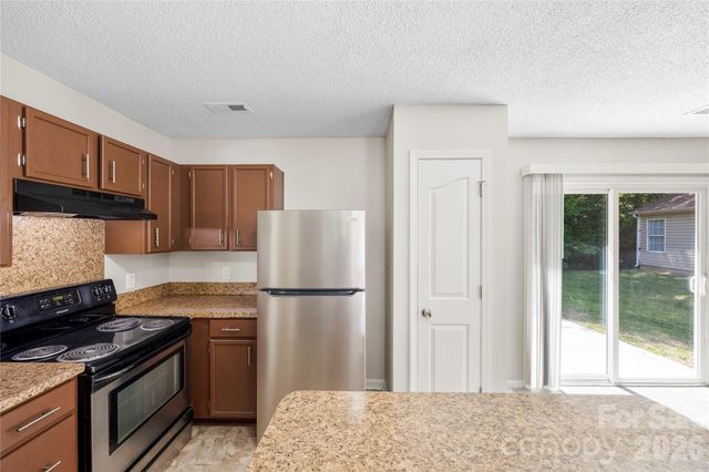 9713 Aviary Hill Way, Charlotte, NC 28214