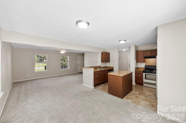 9713 Aviary Hill Way, Charlotte, NC 28214