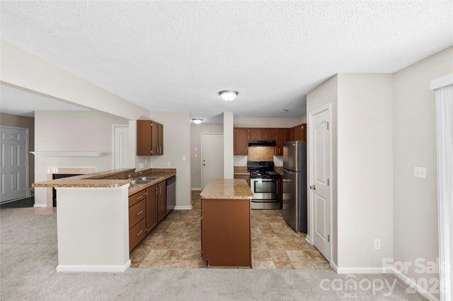 9713 Aviary Hill Way, Charlotte, NC 28214