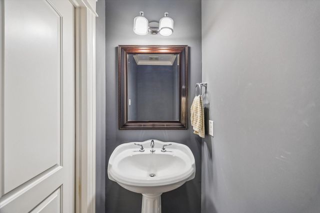 609 Rutland Street F, Houston, TX 77007