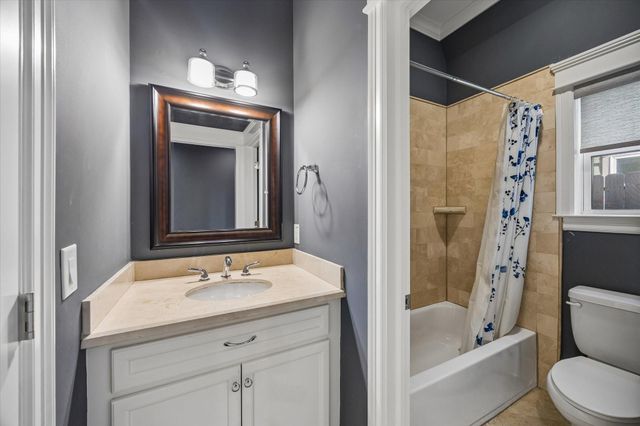 609 Rutland Street F, Houston, TX 77007