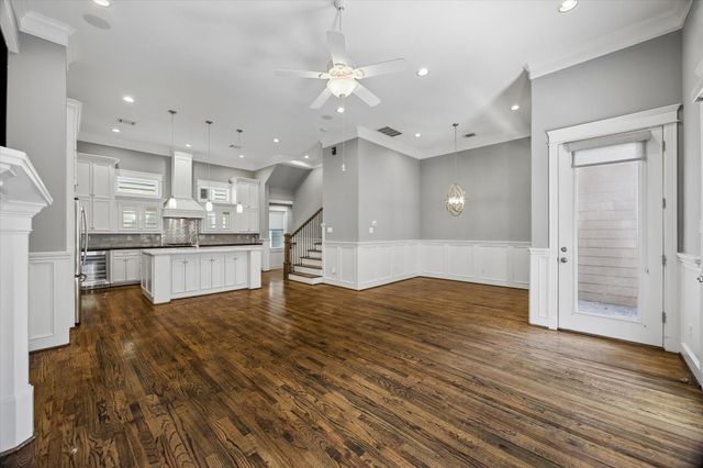 609 Rutland Street F, Houston, TX 77007