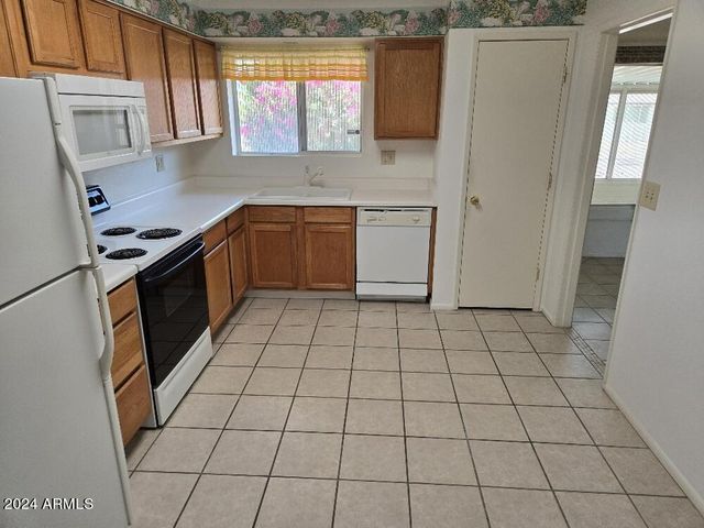 15457 N Ridgeview Road, Sun City, AZ 85351