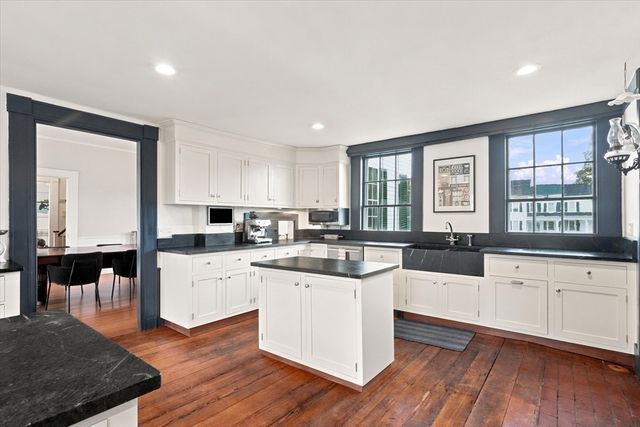 266 Main St, North Andover, MA 01845