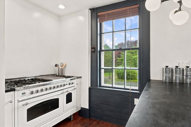 266 Main St, North Andover, MA 01845