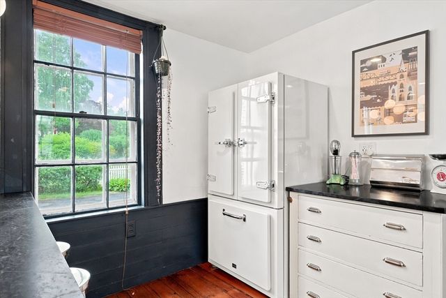 266 Main St, North Andover, MA 01845