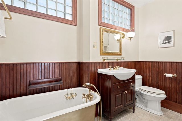 266 Main St, North Andover, MA 01845