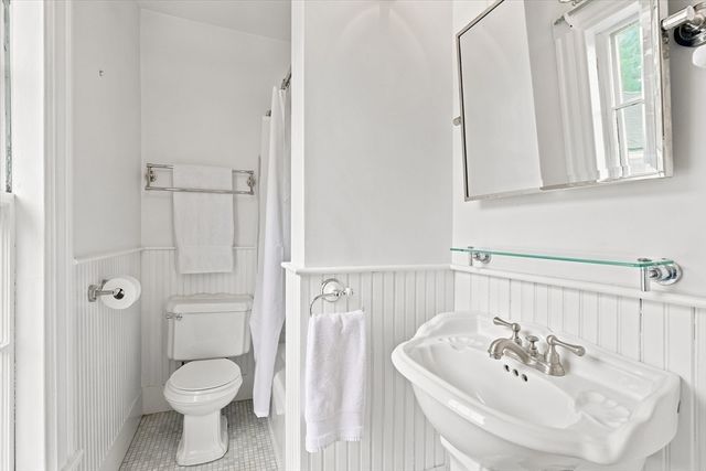 266 Main St, North Andover, MA 01845