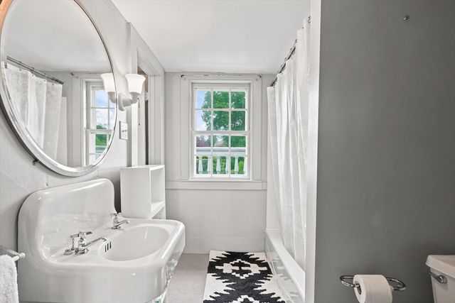 266 Main St, North Andover, MA 01845