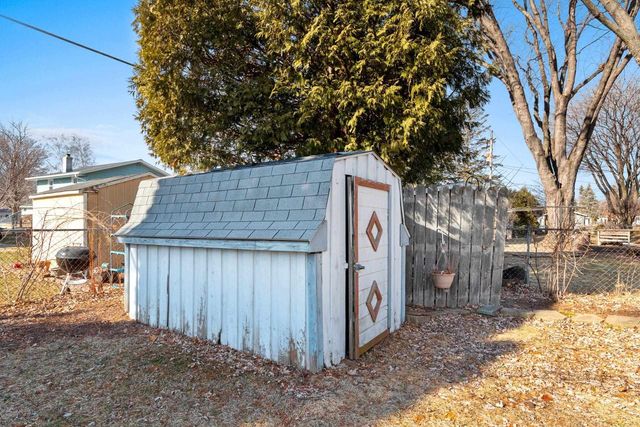 1403 PONDEROSA AVENUE, Green Bay, WI 54313