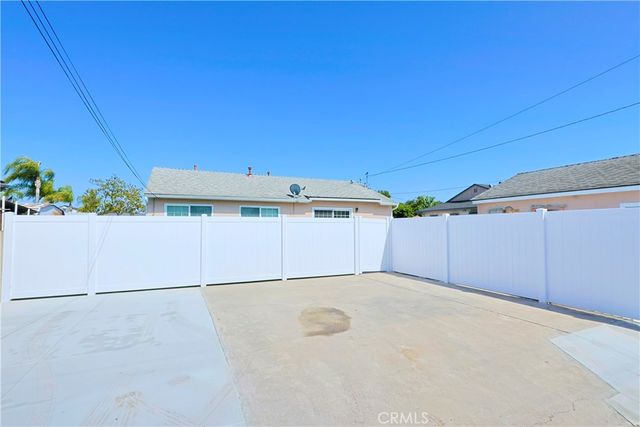 1113 S Pine, Fullerton, CA 92833