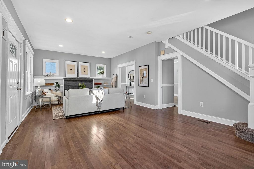 Image 11 of property listing at 2719 CYLBURN AVE, Baltimore, MD 21215