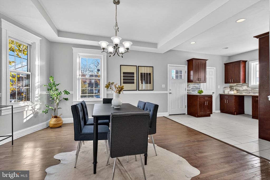 Image 13 of property listing at 2719 CYLBURN AVE, Baltimore, MD 21215