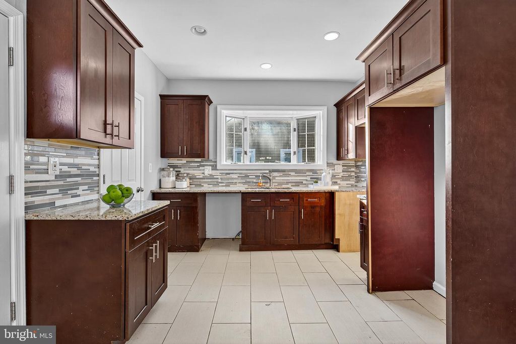 Image 15 of property listing at 2719 CYLBURN AVE, Baltimore, MD 21215