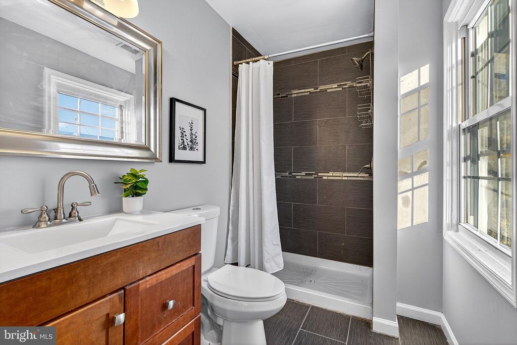 Image 17 of property listing at 2719 CYLBURN AVE, Baltimore, MD 21215