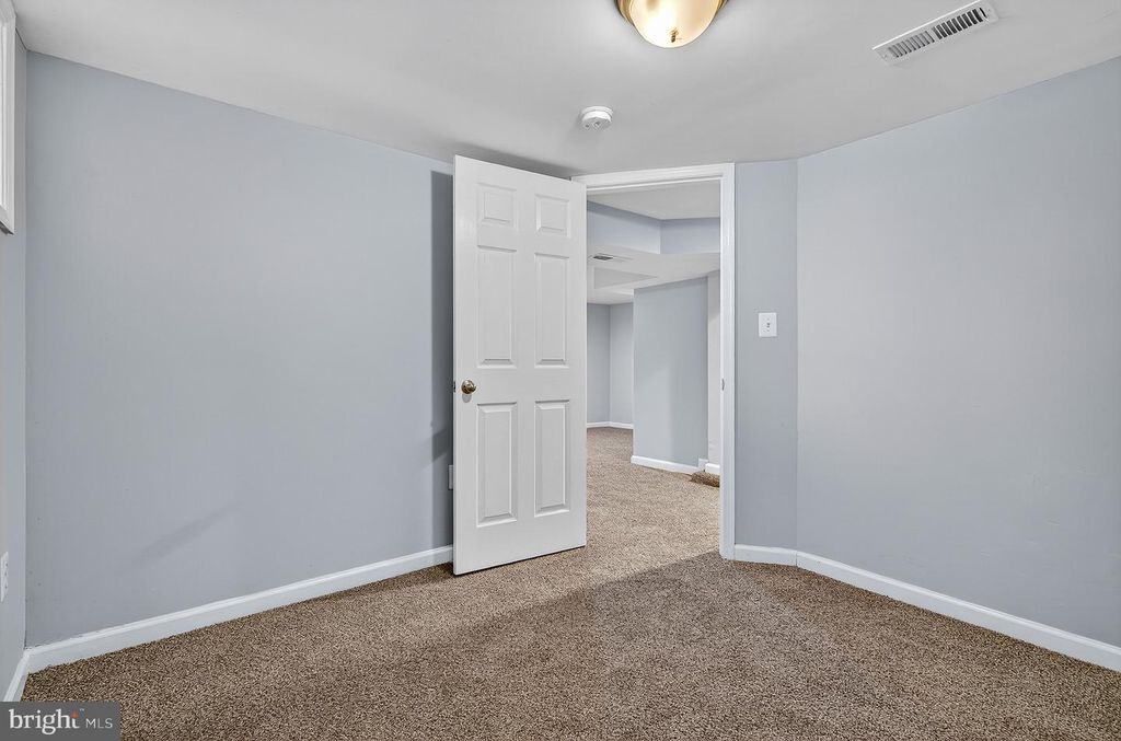 Image 26 of property listing at 2719 CYLBURN AVE, Baltimore, MD 21215