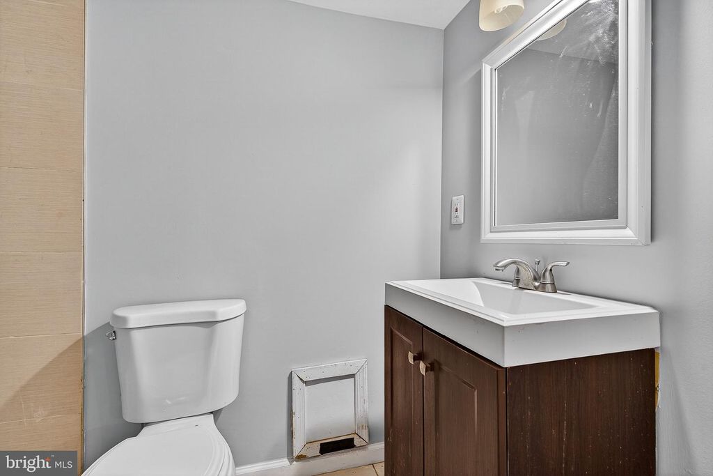 Image 27 of property listing at 2719 CYLBURN AVE, Baltimore, MD 21215