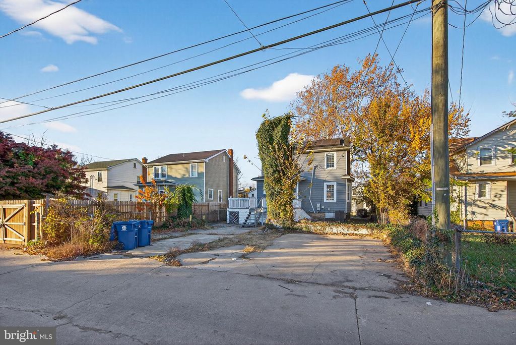 Image 32 of property listing at 2719 CYLBURN AVE, Baltimore, MD 21215