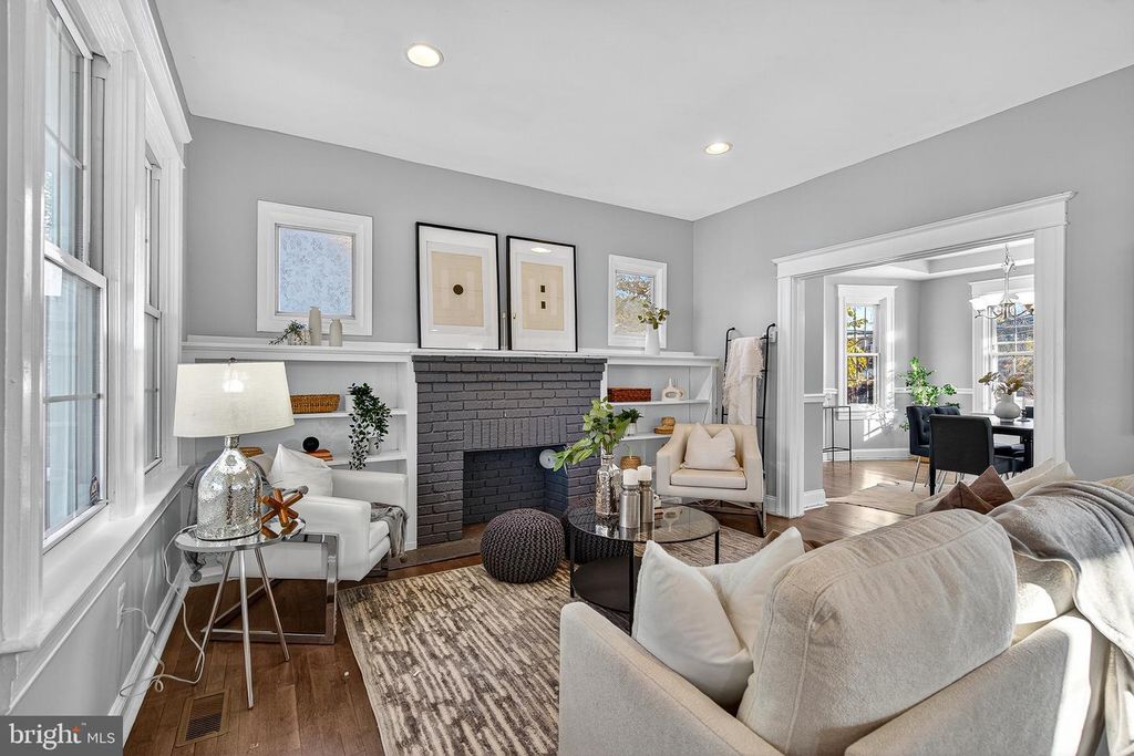 Image 8 of property listing at 2719 CYLBURN AVE, Baltimore, MD 21215