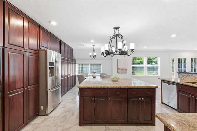 211 Faust Lane, Houston, TX 77024