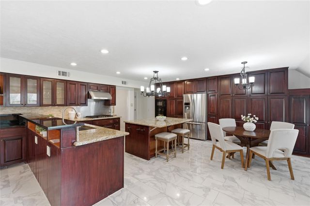211 Faust Lane, Houston, TX 77024