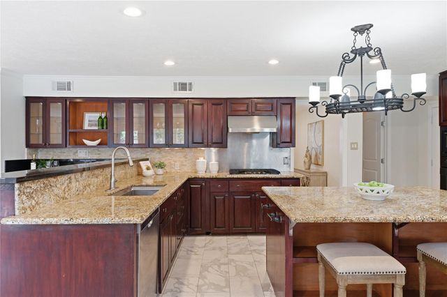 211 Faust Lane, Houston, TX 77024